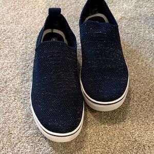bernie mev. Dark Blue Knit Slip-On Sneakers